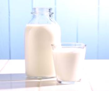 Je možné zmrazit mléko pro skladování: pravidla a rady