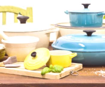 Jaké pokrmy jsou vhodné pro pečení v troubě: tvar, materiál a povlak nádobí