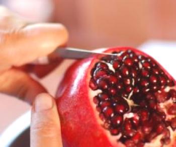 Jak můžete rychle a snadno čistit granátové jablko