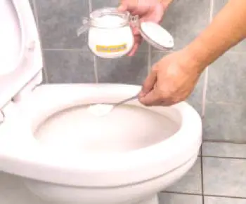 Jak odstranit vodní kámen na toaletě: nejlepší způsob, jak odstranit vápno