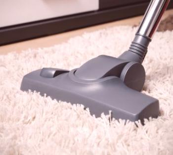 Jak vyčistit koberec s dlouhým zdřímnutím?