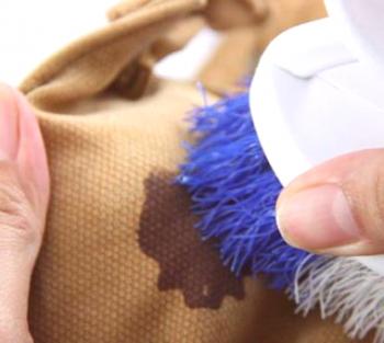 Jak odstranit skvrny od oděvů a tkanin doma