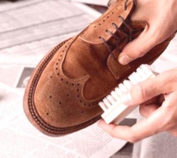 Jak čistit semišové boty doma ze soli rychle a snadno