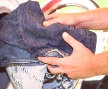 Jak prát džíny v pračce: správný způsob praní