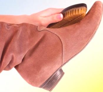 Jak čistit semišové boty od nečistot a soli