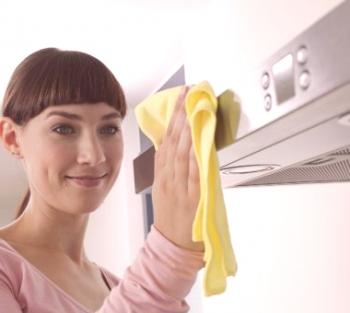 8 cool lidových prostředků k čištění kapuce v kuchyni