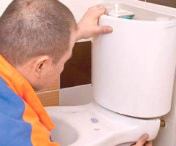 V záchodě neustále proudí voda: co dělat, příčiny poškození