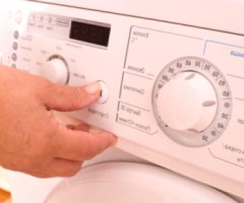 Při jaké teplotě umýt ložní prádlo?